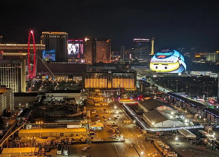 Penthouse Suite With Strip View At The Signature At Mgm Grand Las Vegas